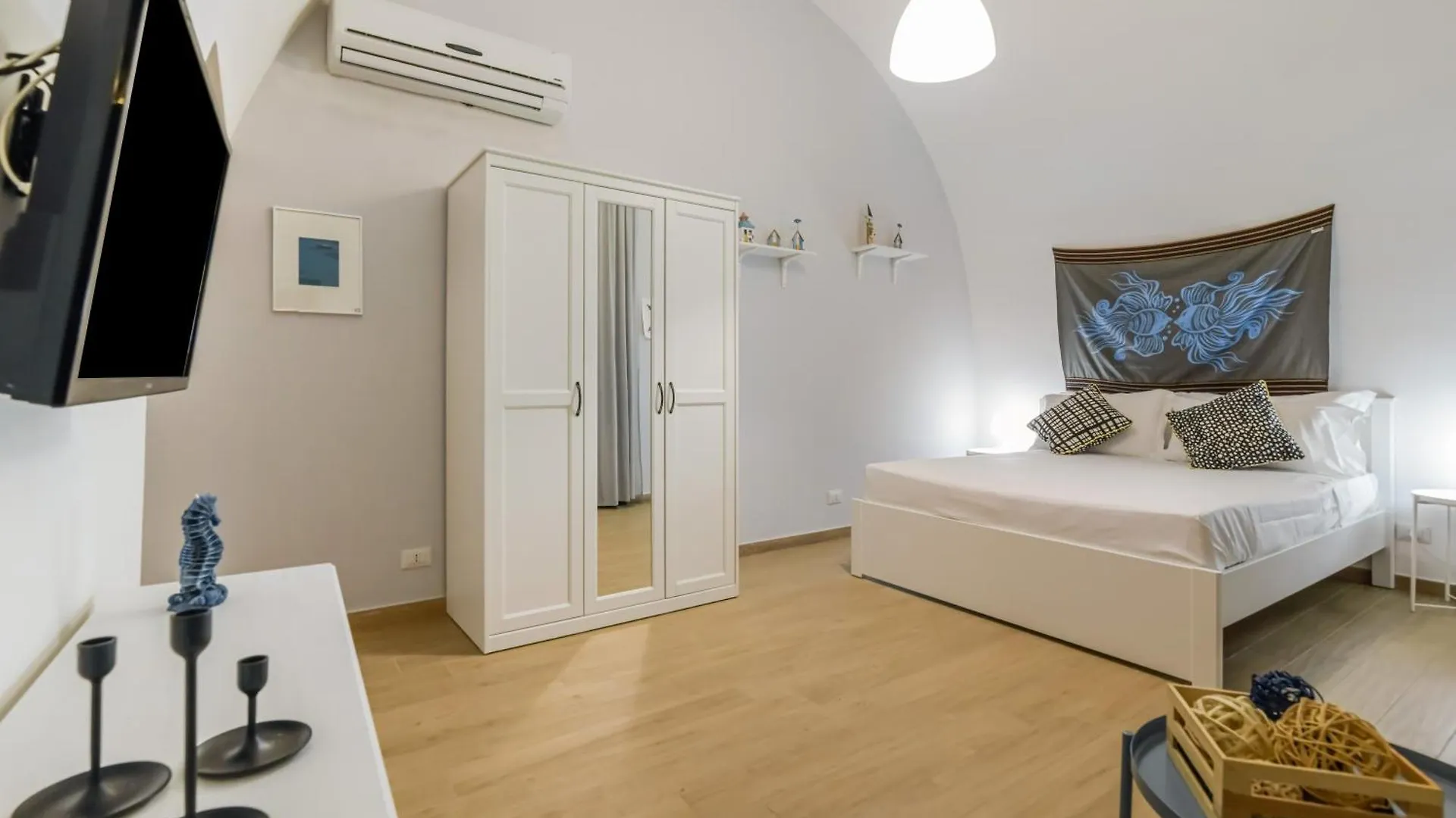 Palazzo Viola - Quattro Canti Charming Flats Apartment Palermo 0*,  Italy
